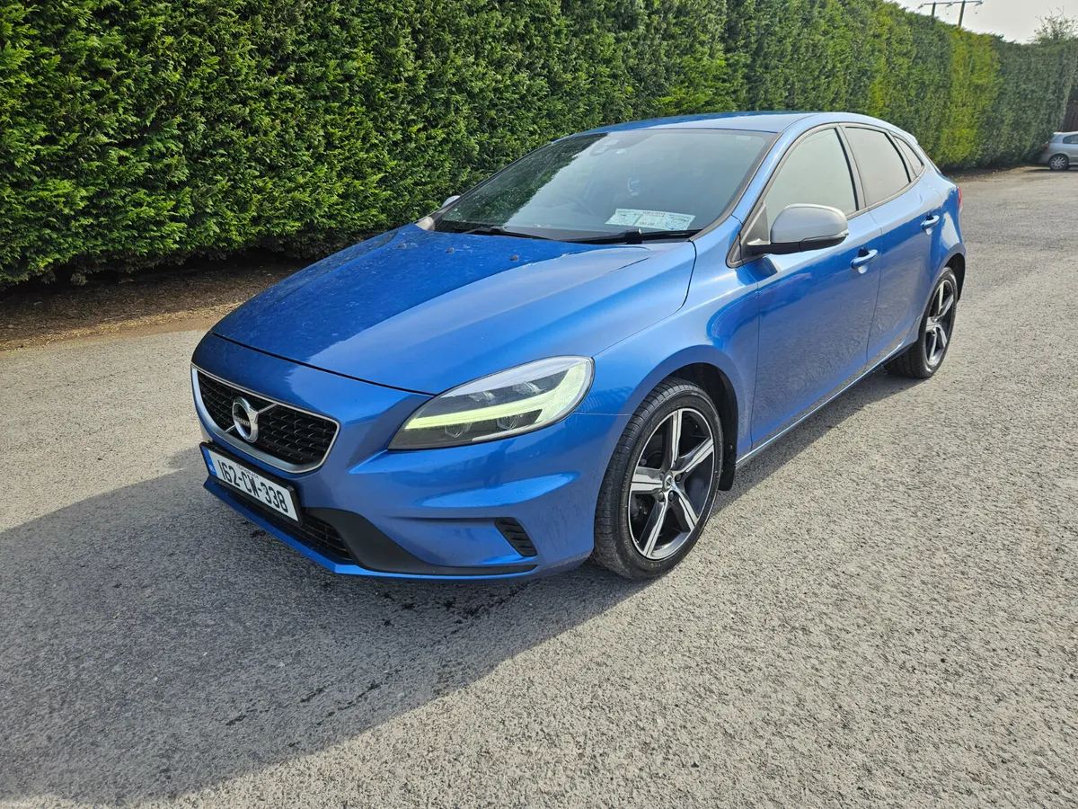 Volvo V40 2016 - Image 1