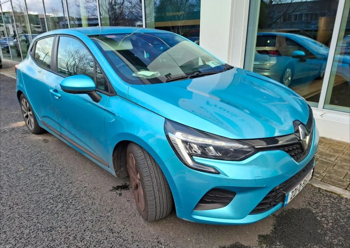 Renault Clio 2022 - Image 1