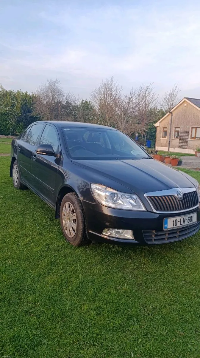 Skoda Octavia 2010 - Image 2