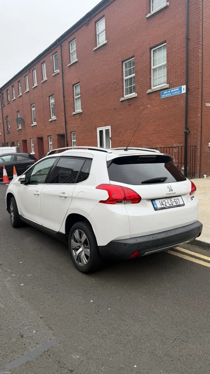 PEUGEOT 2008 1.2 GLASS ROOF - Image 3