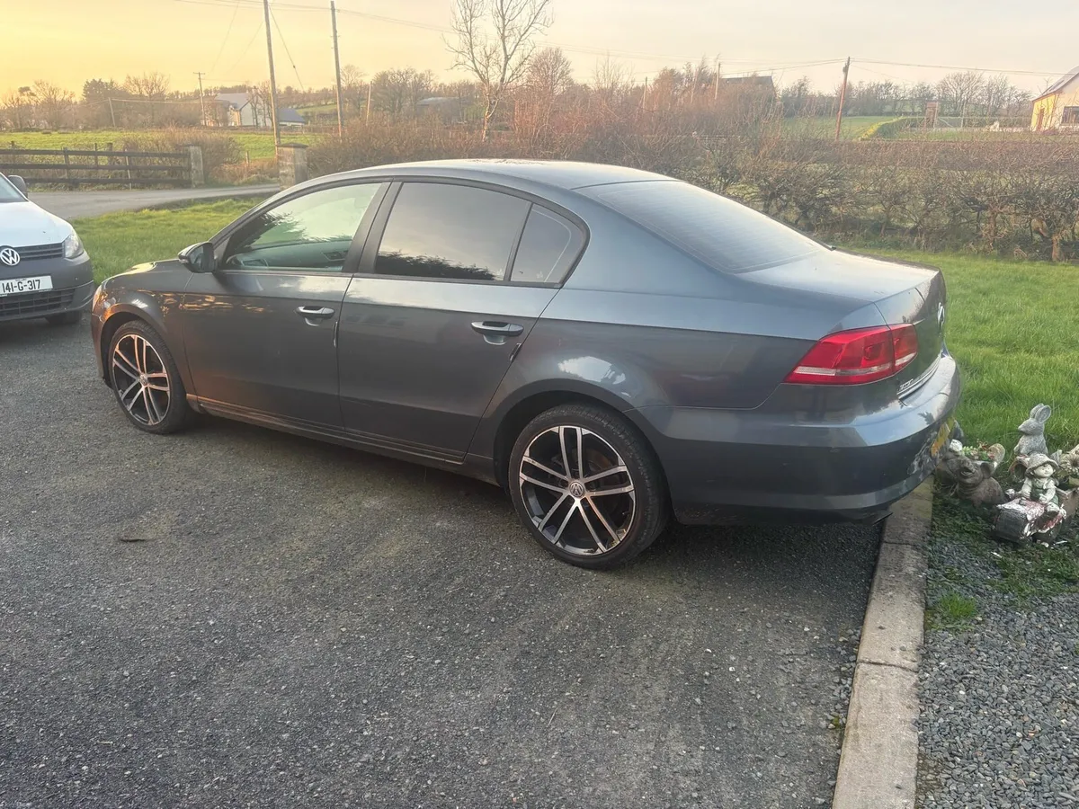 Volkswagen Passat - Image 3