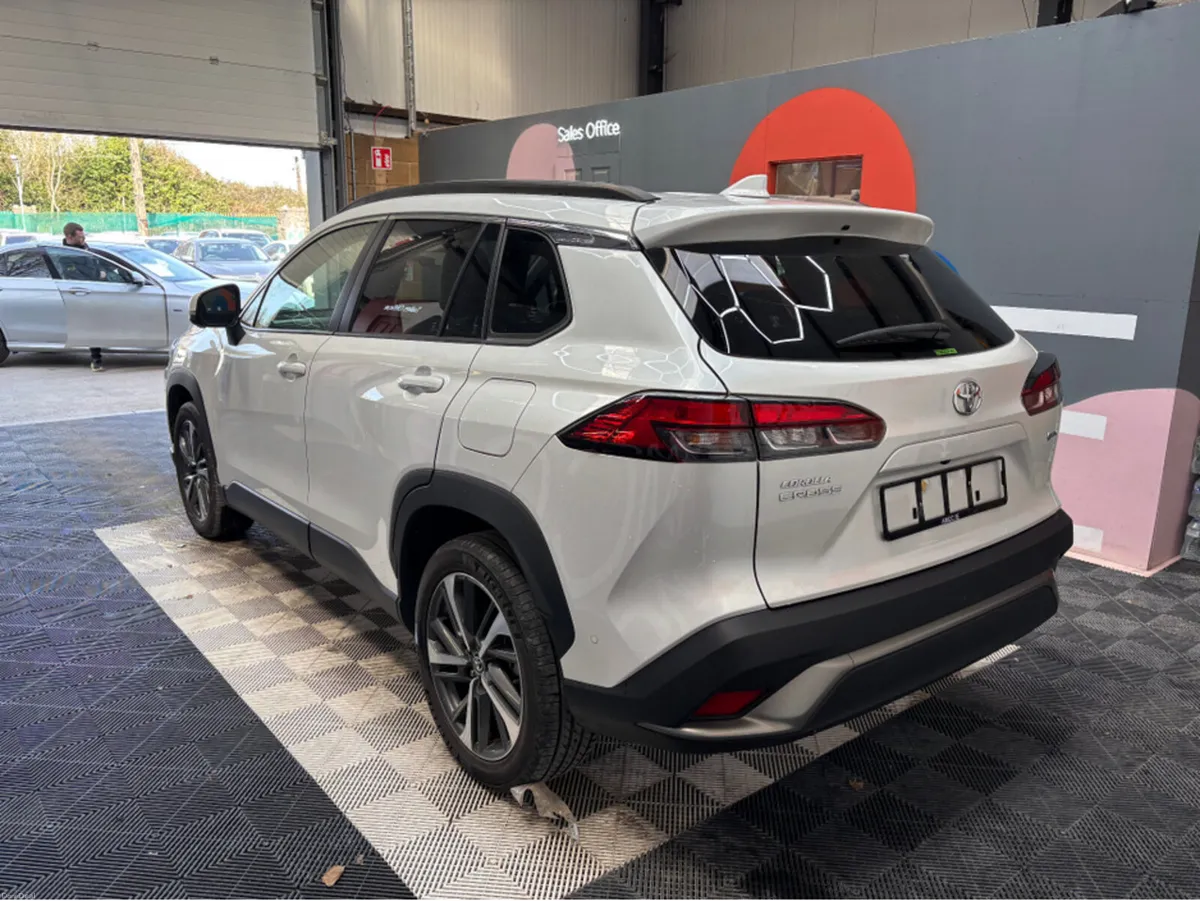 Toyota Corolla Cross €32950! 2024 Corolla Cross 36 - Image 4