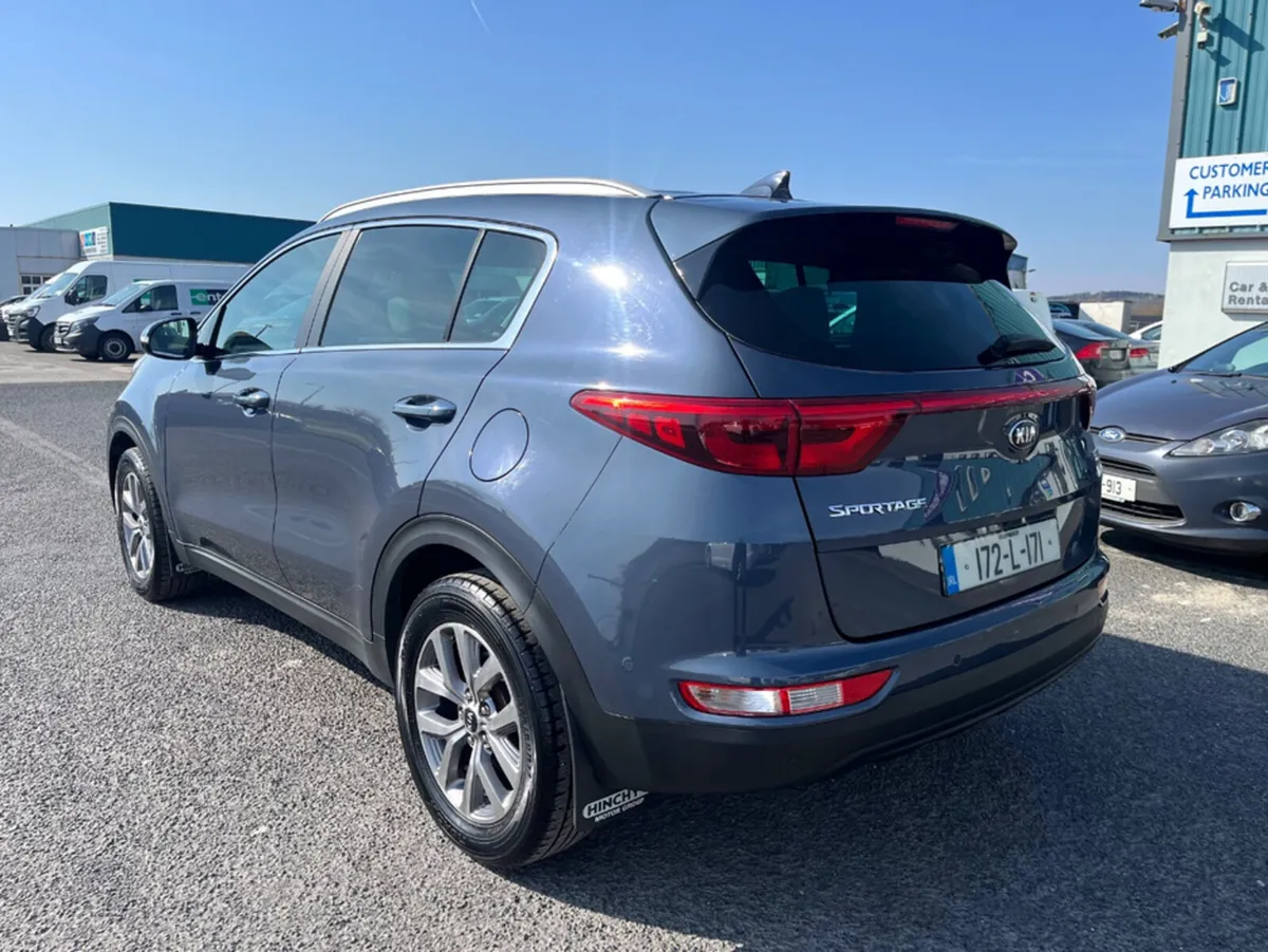 Kia Sportage 1.7 PLATINUM 5DR - Image 2