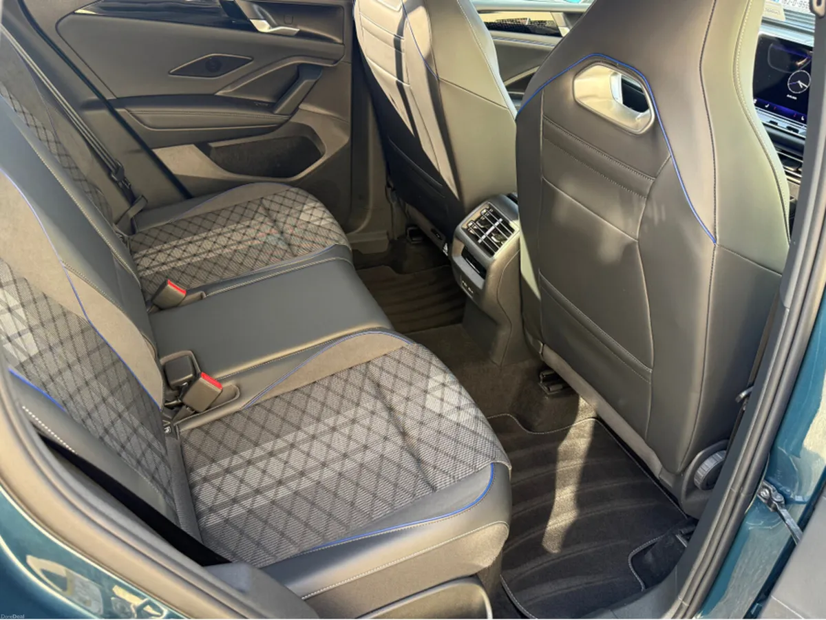 Volkswagen Tiguan R-LINE TDI DSG - Image 2