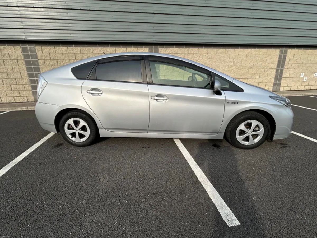 Toyota Prius ZVW30 5DR AUTO - Image 4