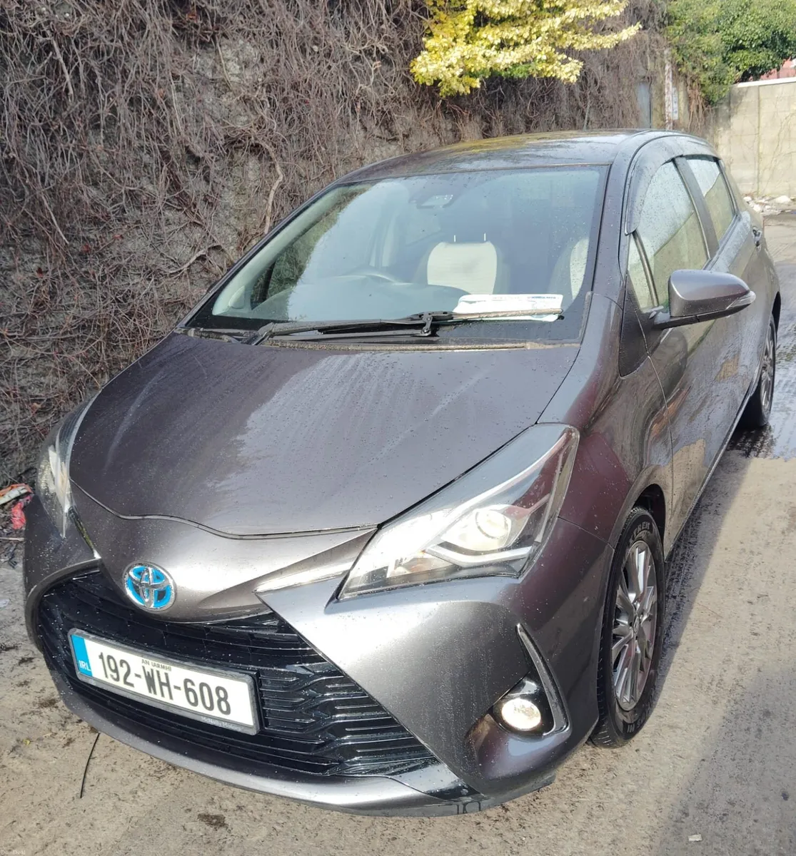 2019 Toyota Yaris Hybrid low mileage 70K - Image 2