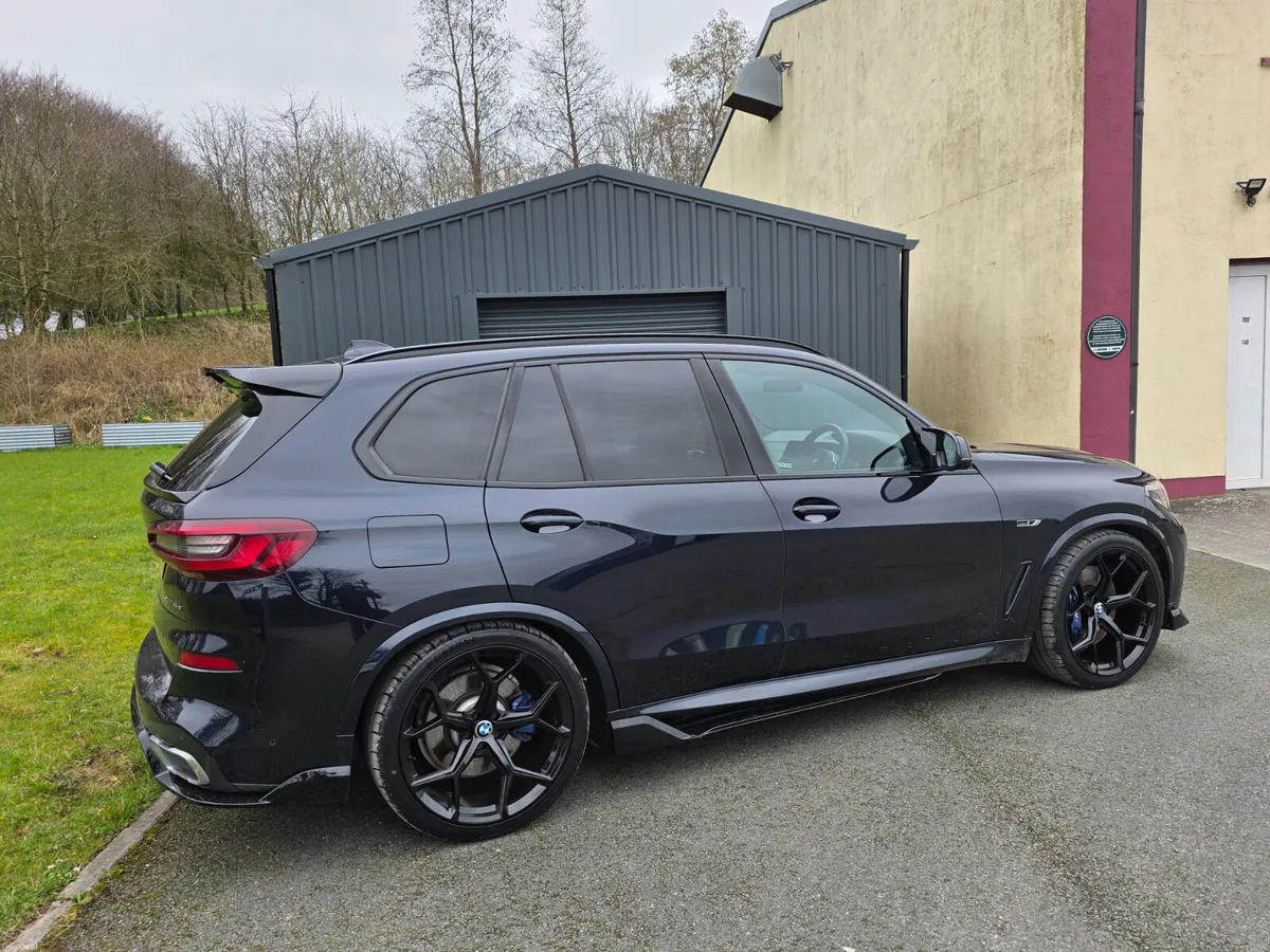 2022 BMW X5 45E M SPORT M PREFORMANCE KITTED - Image 5