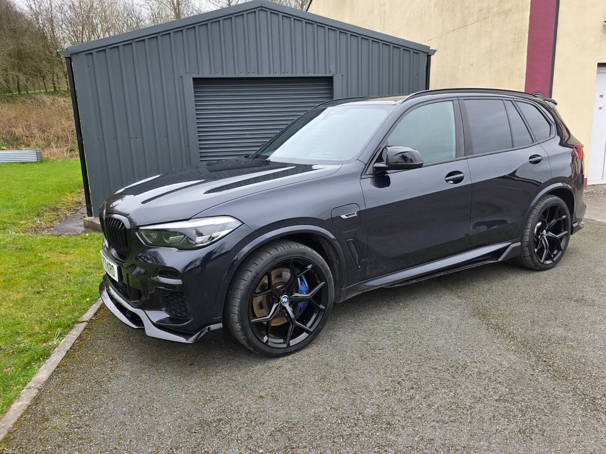 2022 BMW X5 45E M SPORT M PREFORMANCE KITTED - Image 3