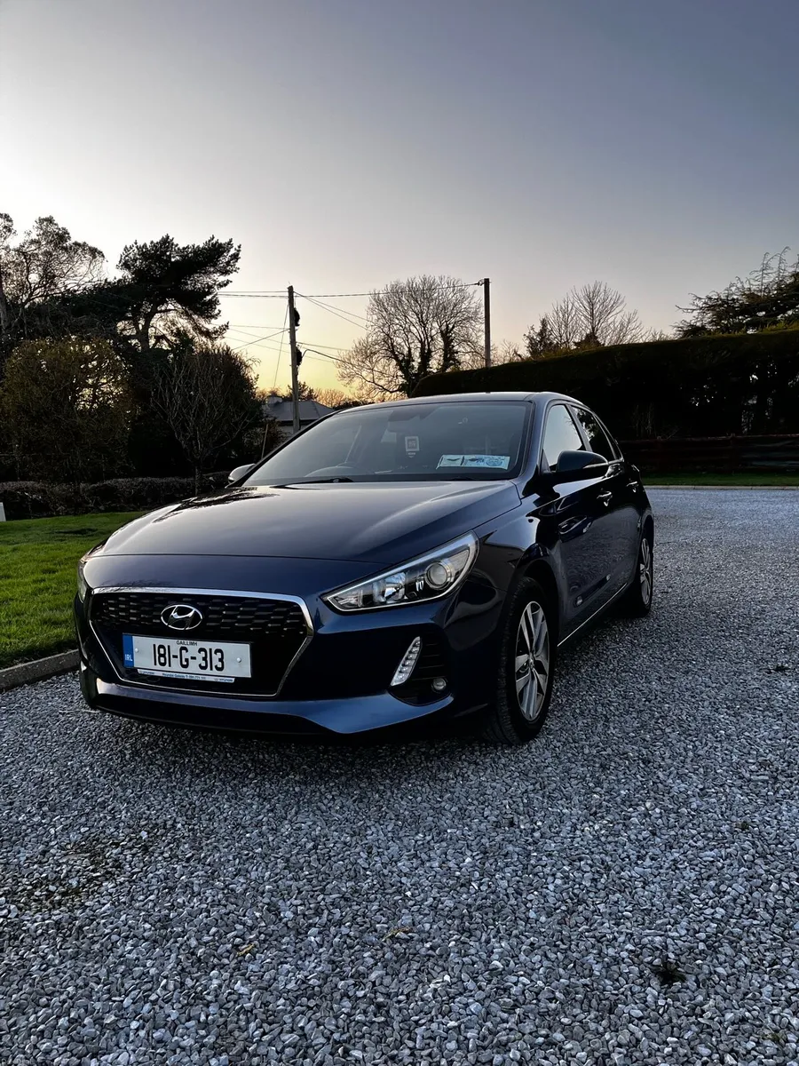 Hyundai i30 Deluxe 1.4 Petrol - Image 2