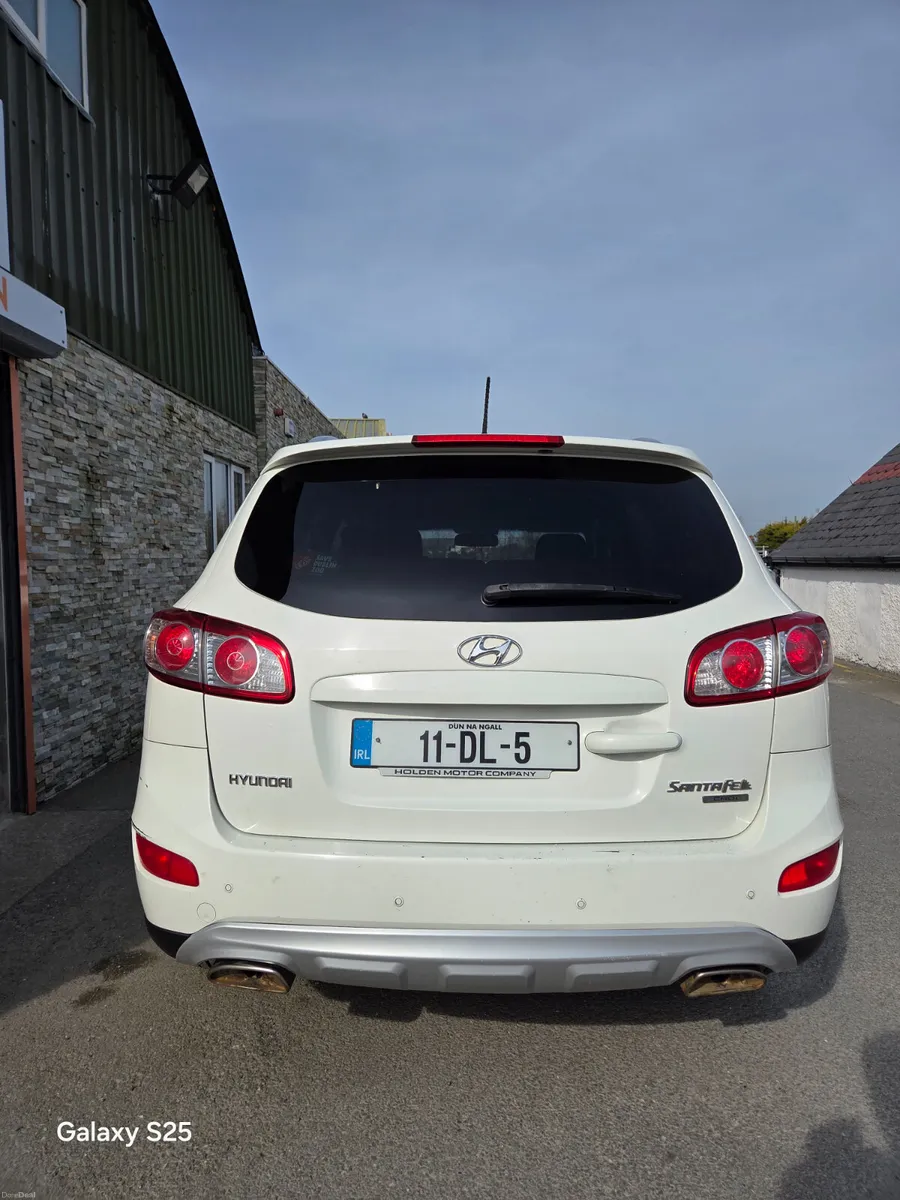 Hyundai Santa Fe 2011 // 7 SEATER - Image 4