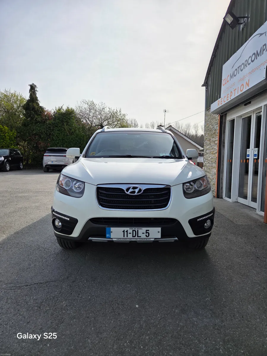 Hyundai Santa Fe 2011 // 7 SEATER - Image 2