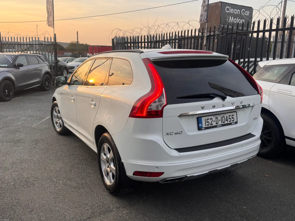 15 Volvo XC60 Diesel Automatic - Image 3