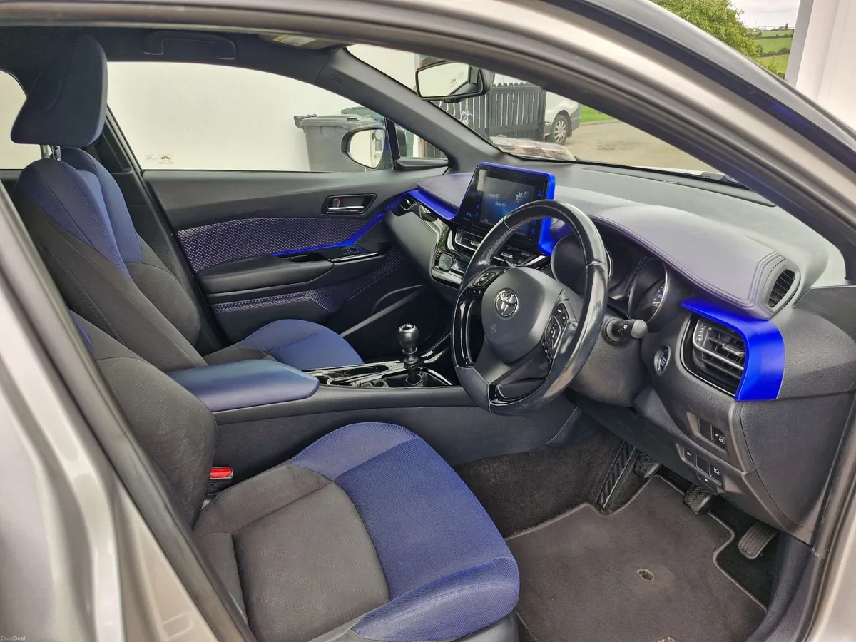 Toyota C-HR 2018 - Image 3
