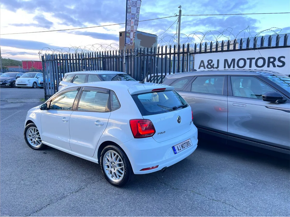 15 VW POLO AUTOMATIC LOW KLM - Image 4