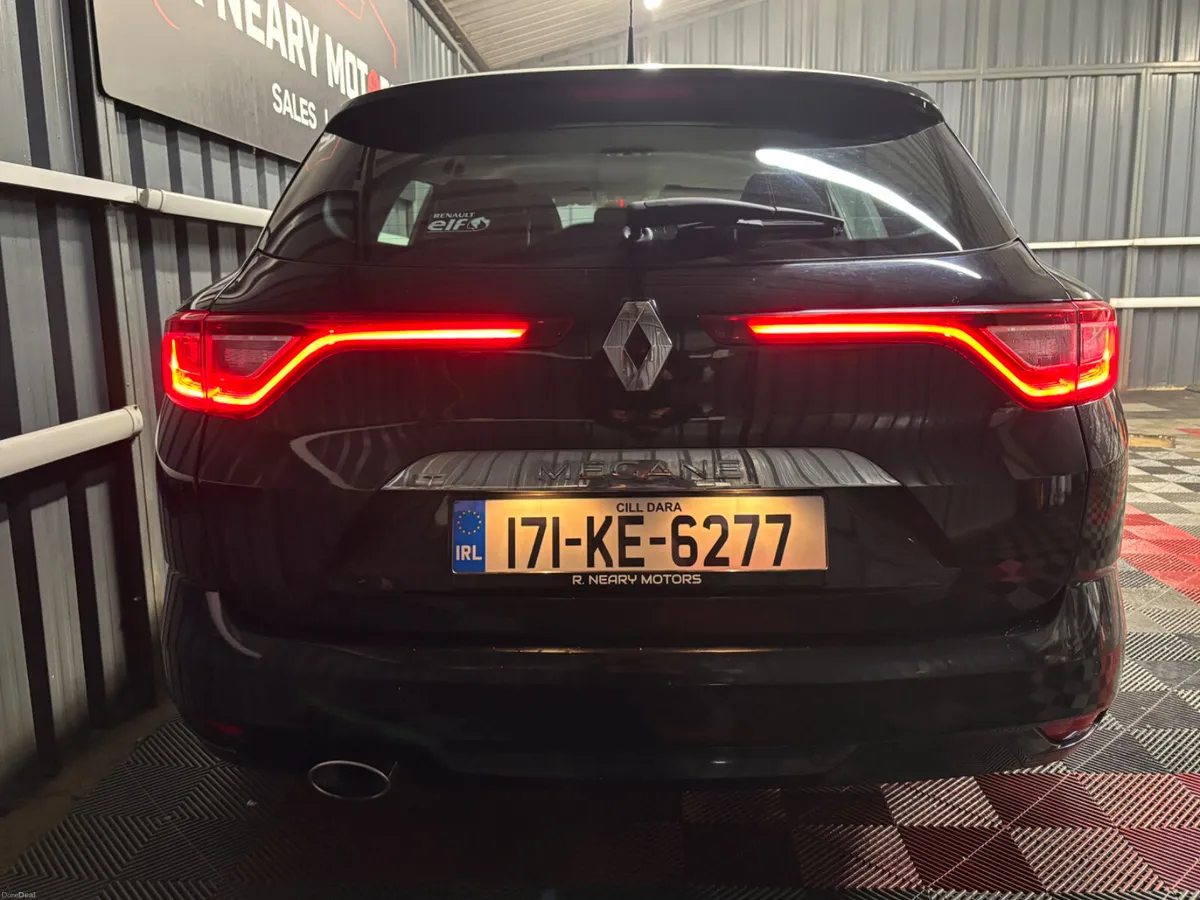 2017 Renault Megane DYNAMIQUE 1.5 Estate - Image 2
