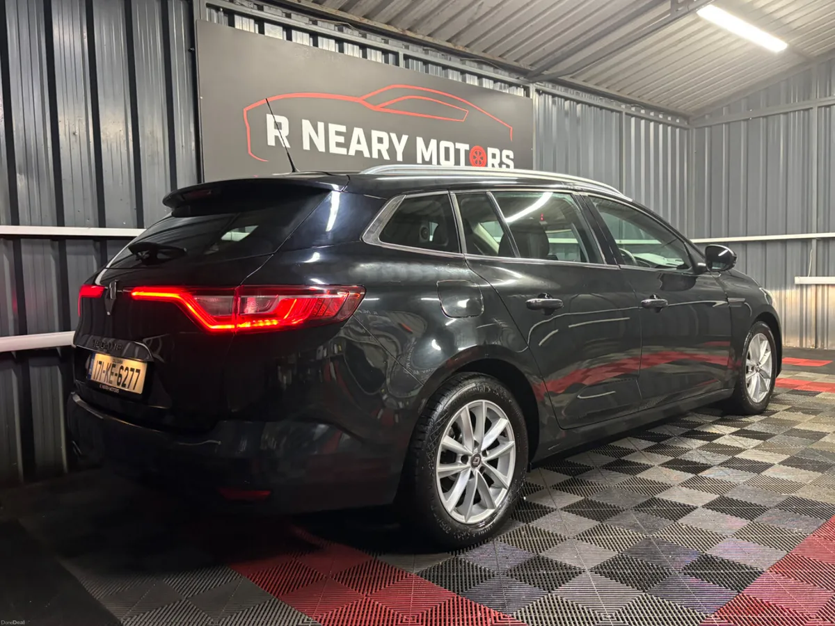 2017 Renault Megane DYNAMIQUE 1.5 Estate - Image 5