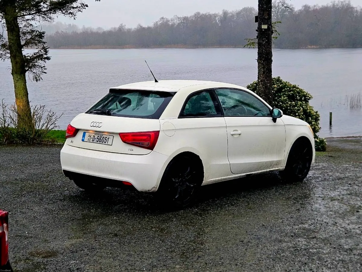 IMMACULATE AUDI A1 1.6 DIESEL IDEAL STARTER CAR - Image 1