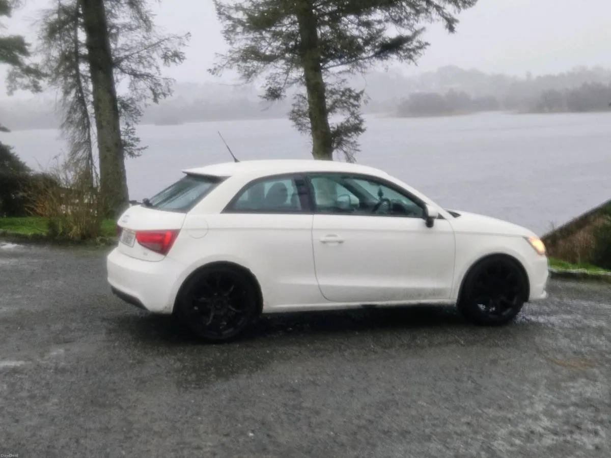 IMMACULATE AUDI A1 1.6 DIESEL IDEAL STARTER CAR - Image 3