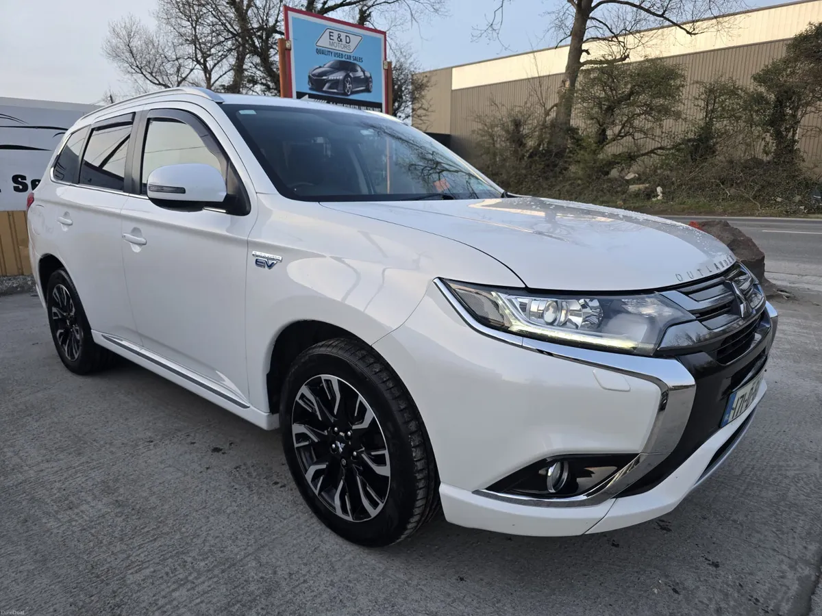 171 Mitsubishi Outlander PHEV 2.0L MIVEC 4WD - Image 1