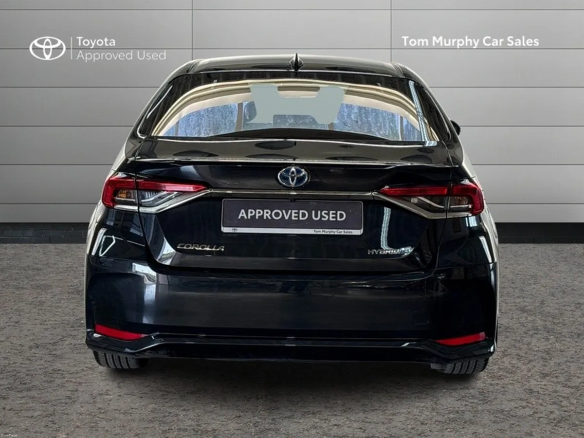 Toyota Corolla LUNA SPORT SALOON 4DR - Image 4