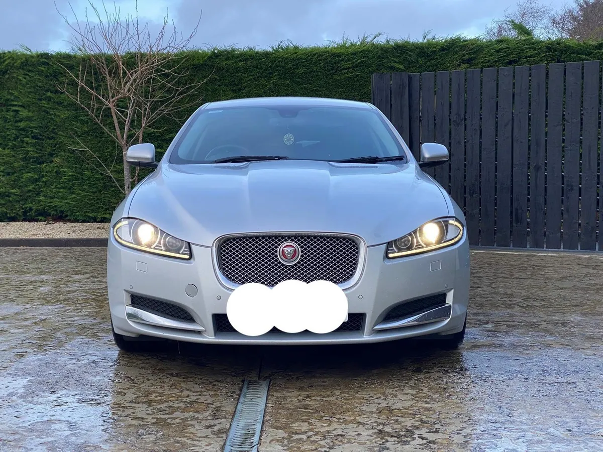 2013 Jaguar XF 2.2 D Premium Luxury - Image 2