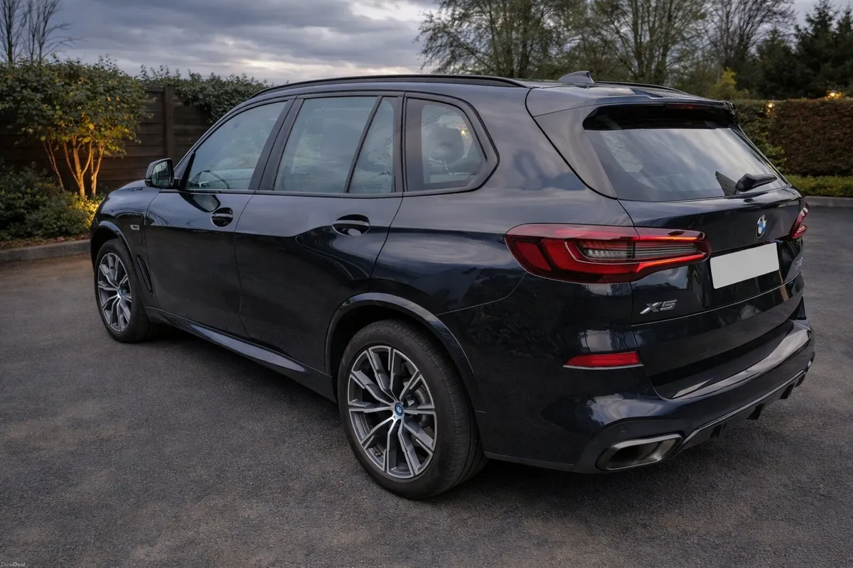 BMW X5 45e M Sport Plug-In Hybrid | Massive Spec - Image 4