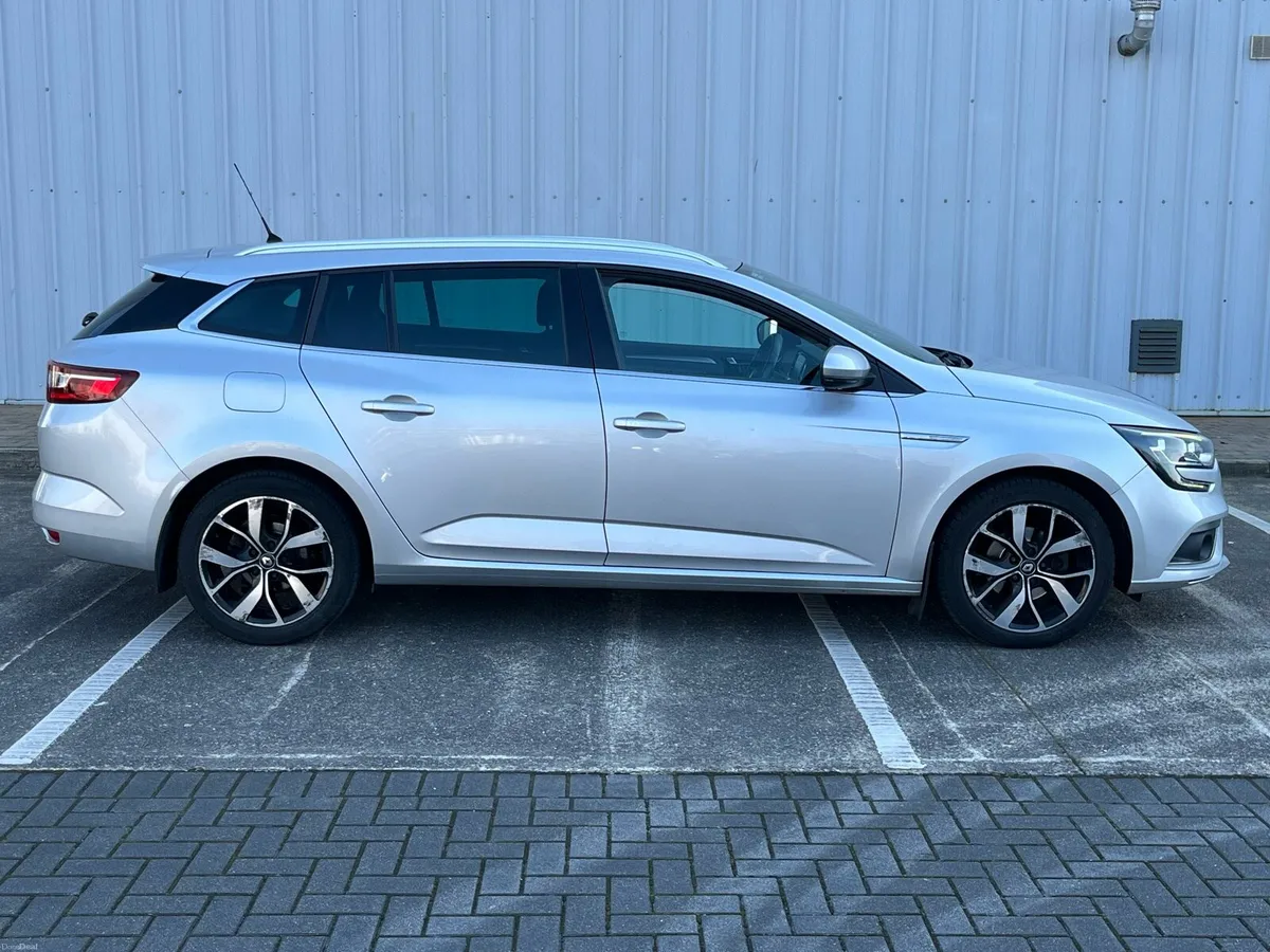2020 Megane Iconic, 1.3 petrol, Only 113k km - Image 1