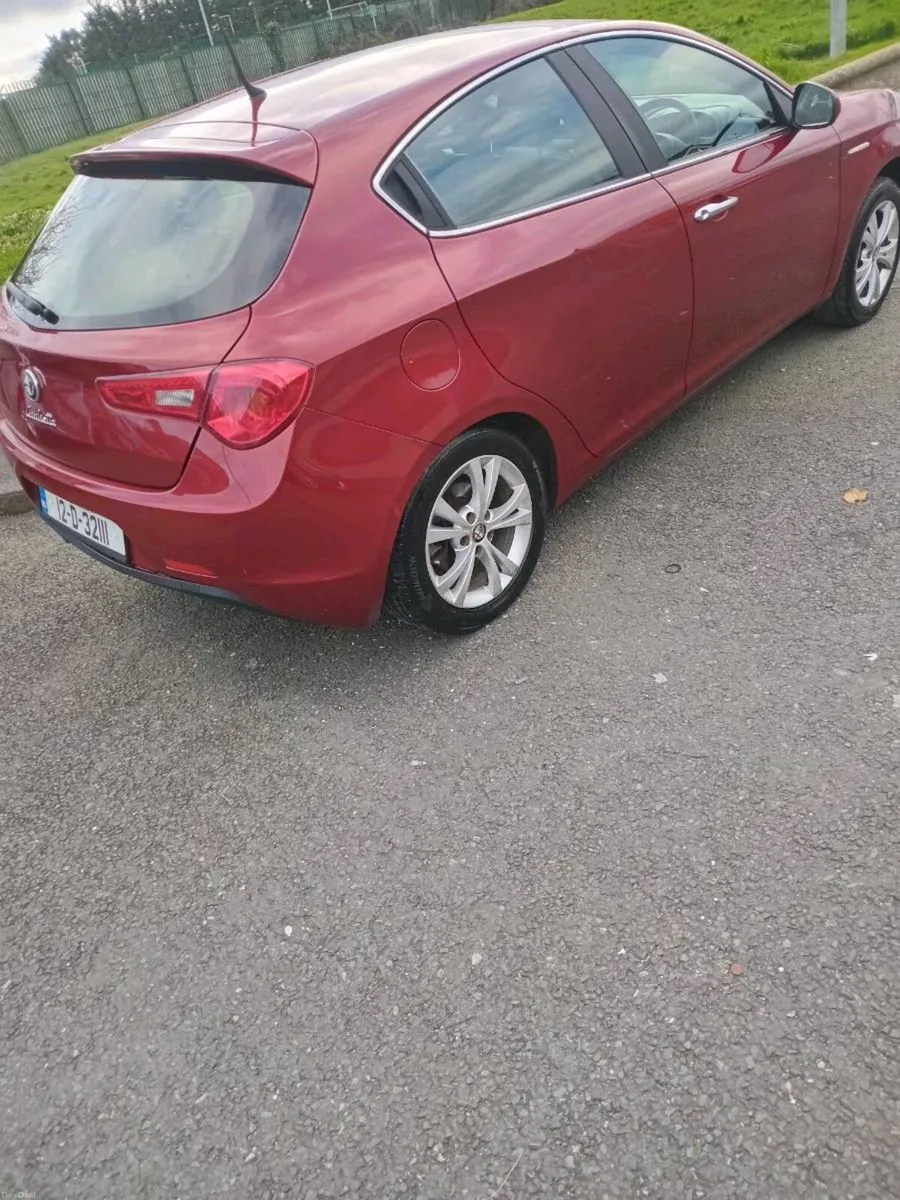 Alfa Romeo Giulietta 2012 - Image 3