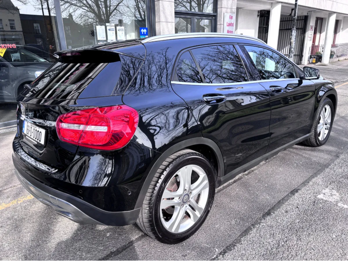 Mercedes-Benz GLA 180 Auto 1.6 Luxury - Image 2