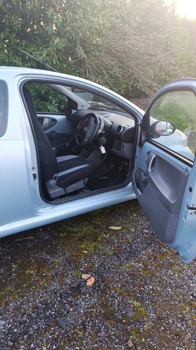 Toyota avgo 2005 - Image 4