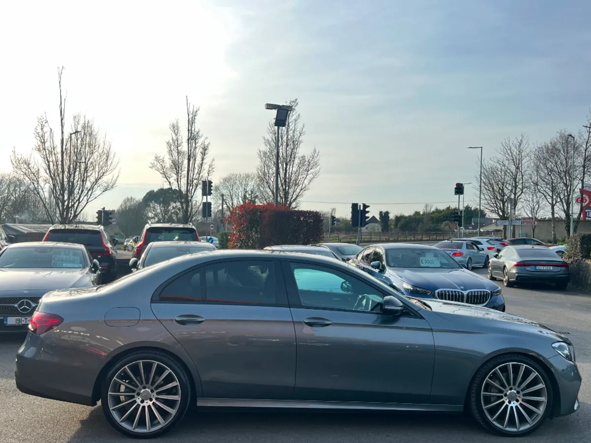Mercedes-Benz E-Class E220D AMG NIGHT EDITION AUTO - Image 4