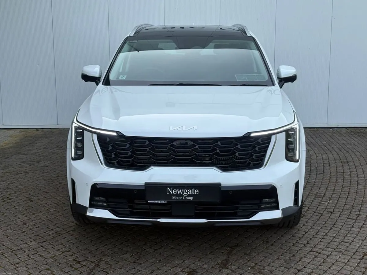 Kia Sorento PHEV Petrol - Image 2