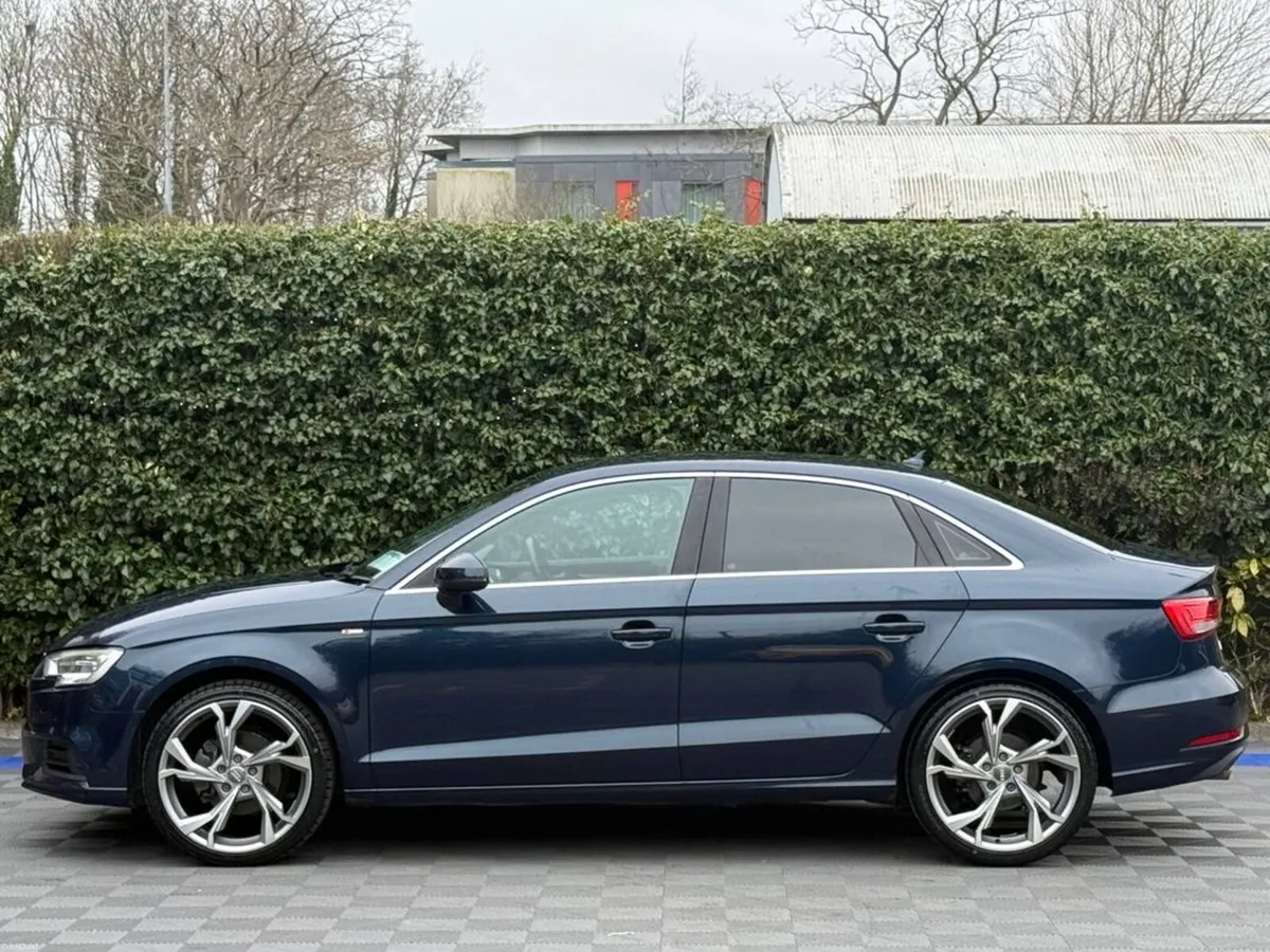 Audi A3 S-LINE PACK 1.4 TFSI AUTO // NEW 19" S-LIN - Image 3