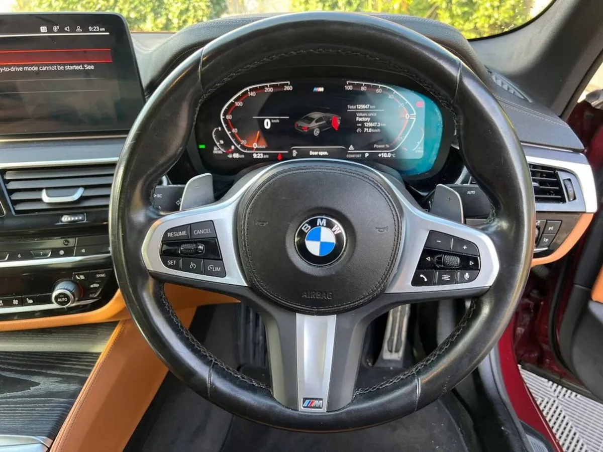 BMW 5-Series LCI M-SPORT 3.0 D AUTO // APPLE CARPL - Image 4