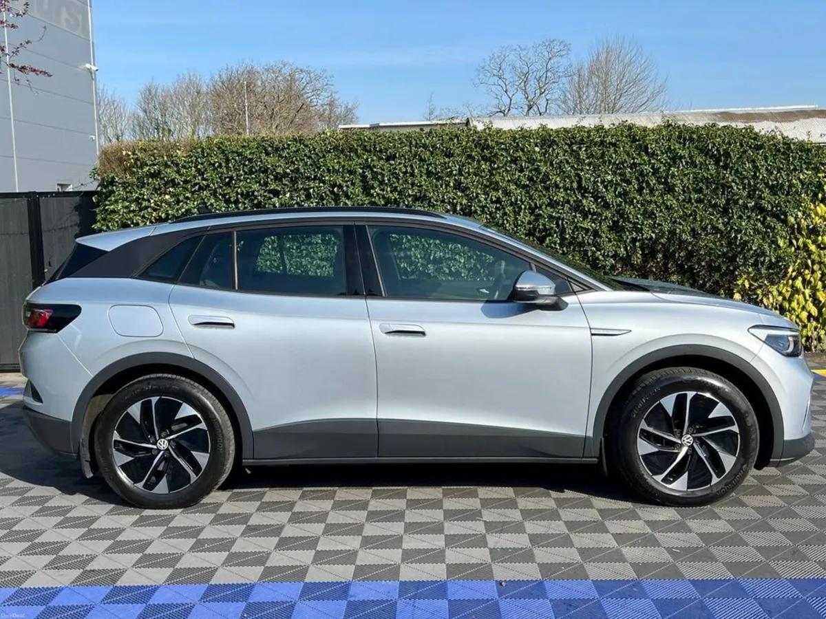 Volkswagen ID.4 PURE LIFE 52KWH // LOW MILEAGE // - Image 2