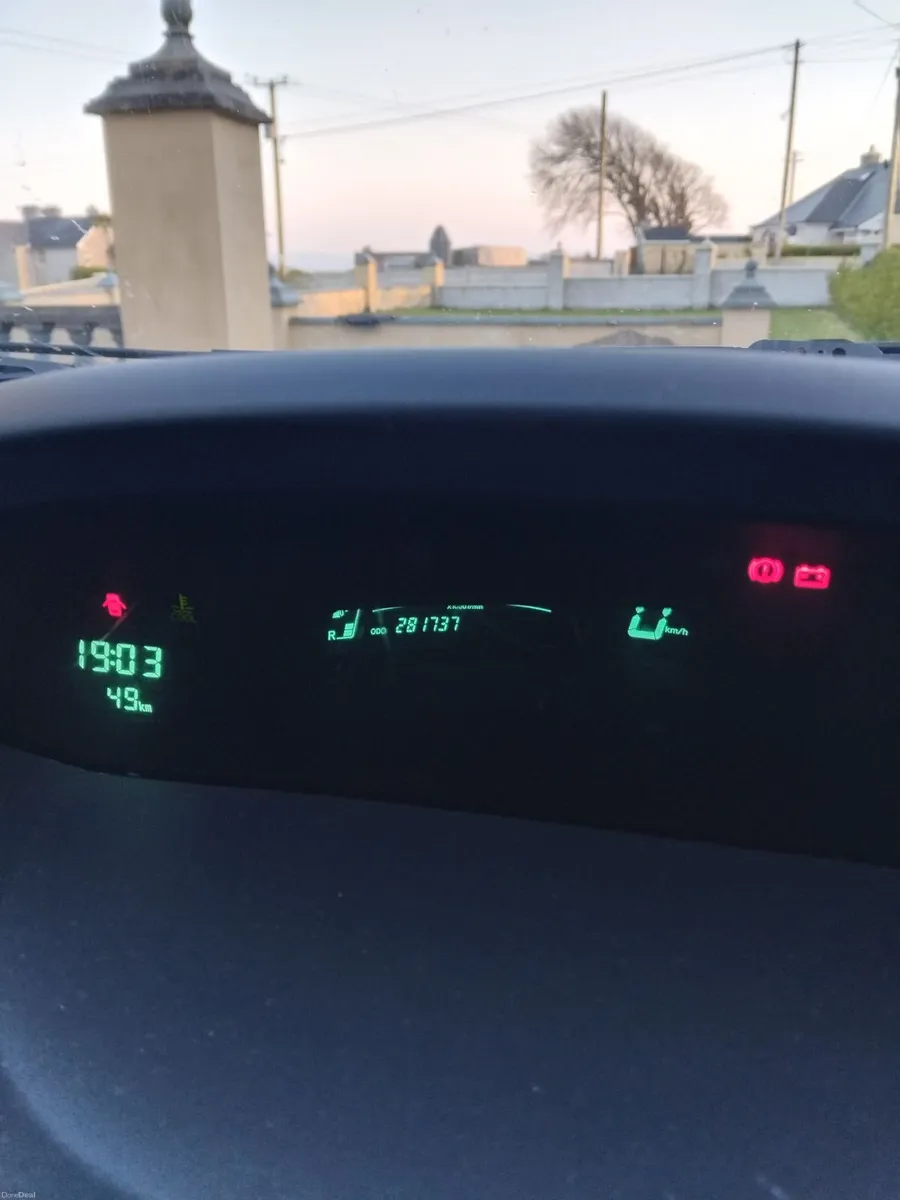 Toyota Yaris 2008 - Image 2