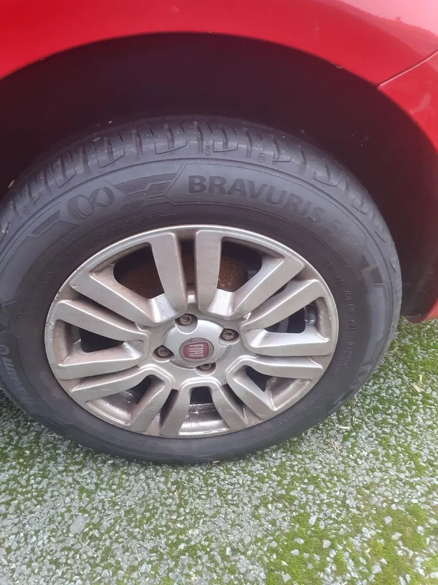 Fiat Punto 2016 - Image 2