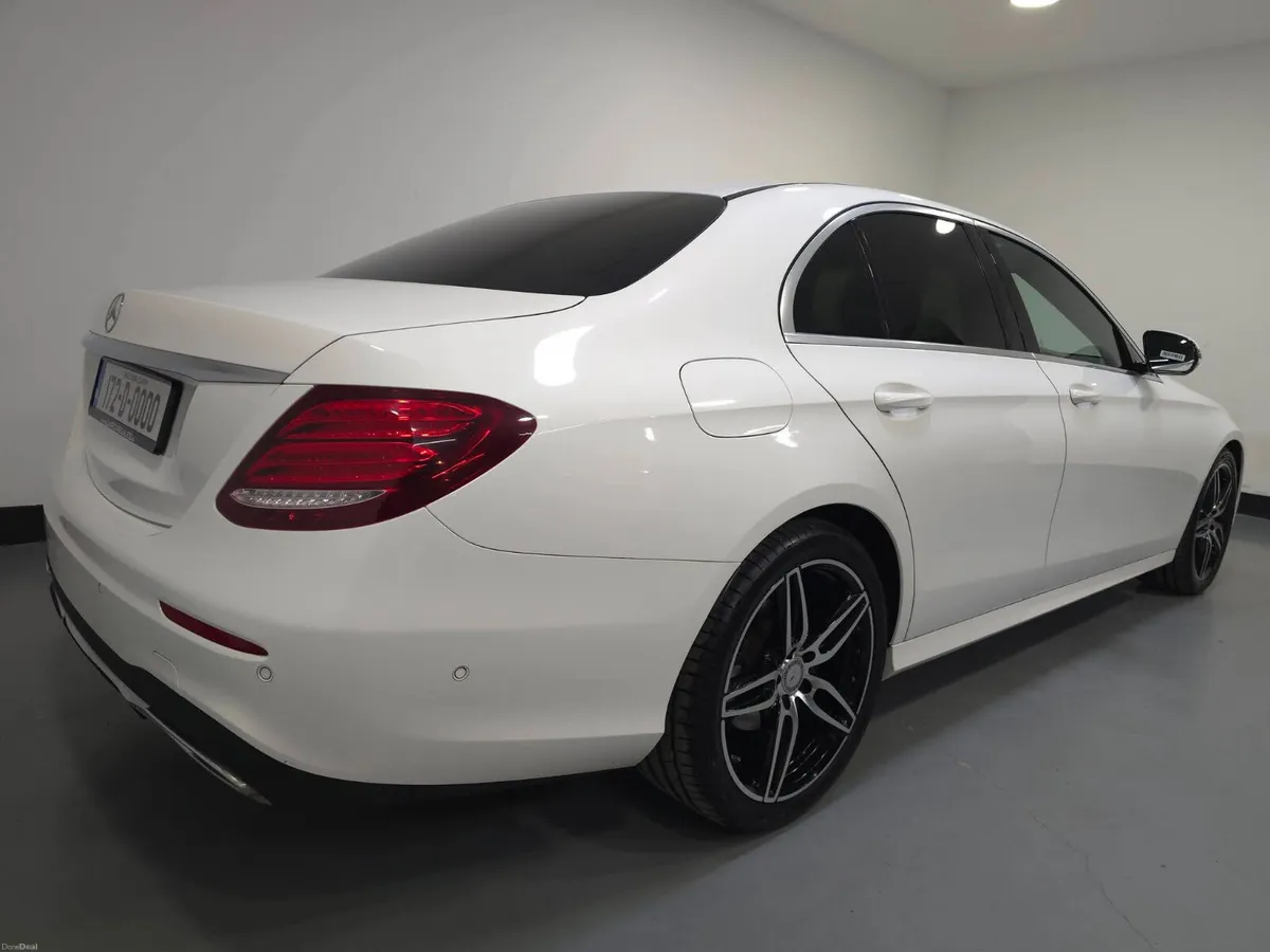 Mercedes-Benz E220 2.0D AMG LINE - Image 5