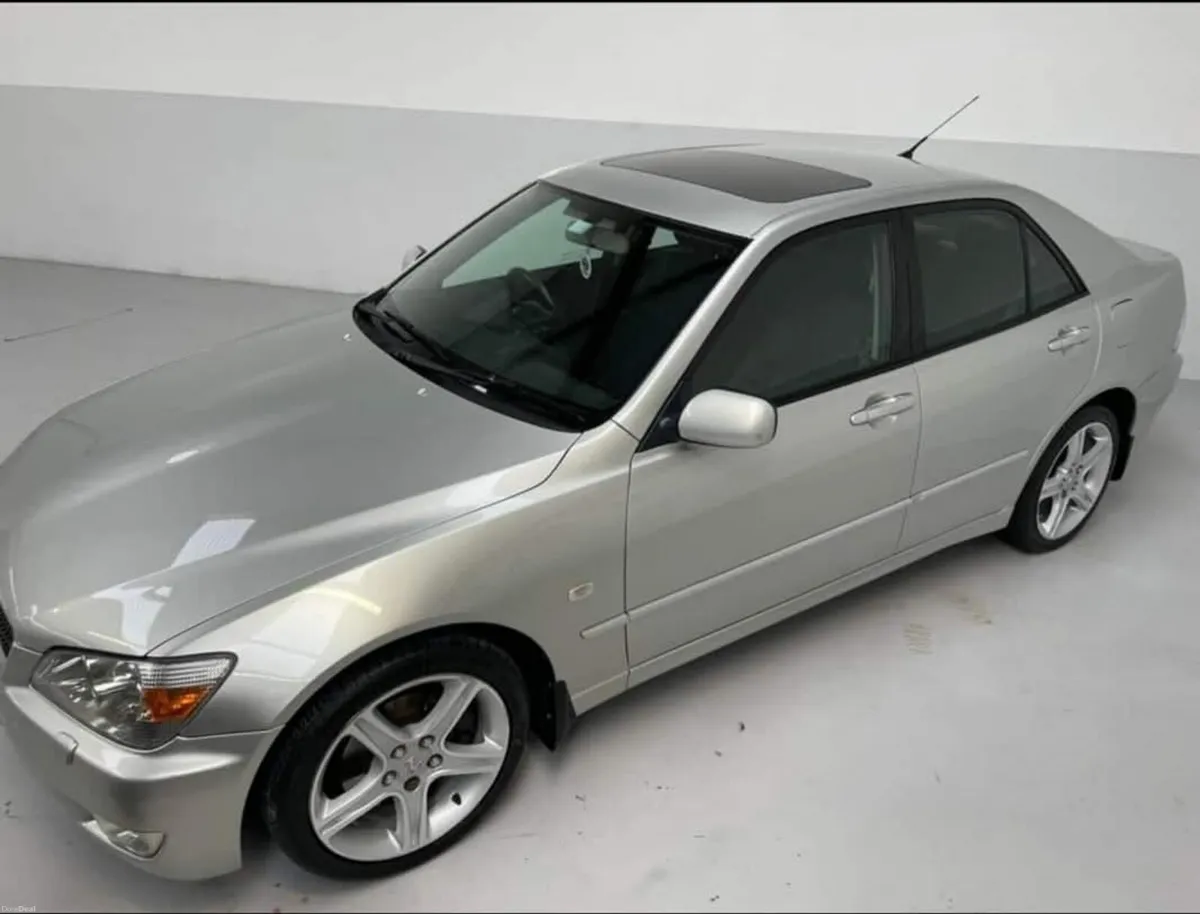 Lexus IS200 - Image 2