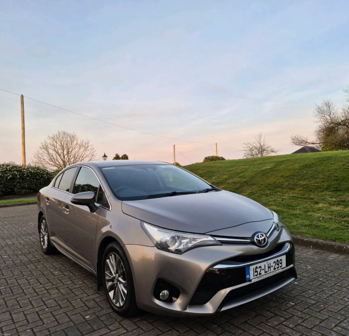 2015 Toyota Avensis Luna...nct and tax. - Image 2