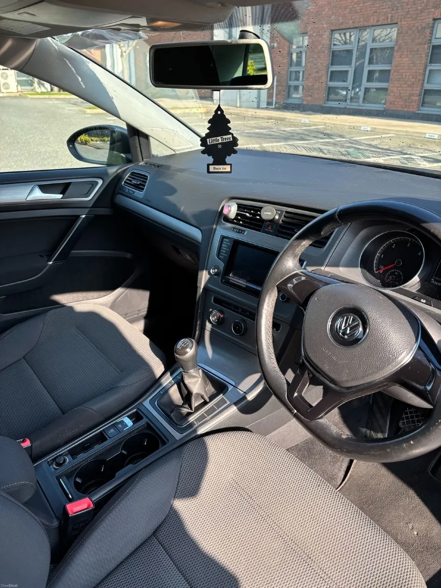 Volkswagen Golf 2014 - Image 2