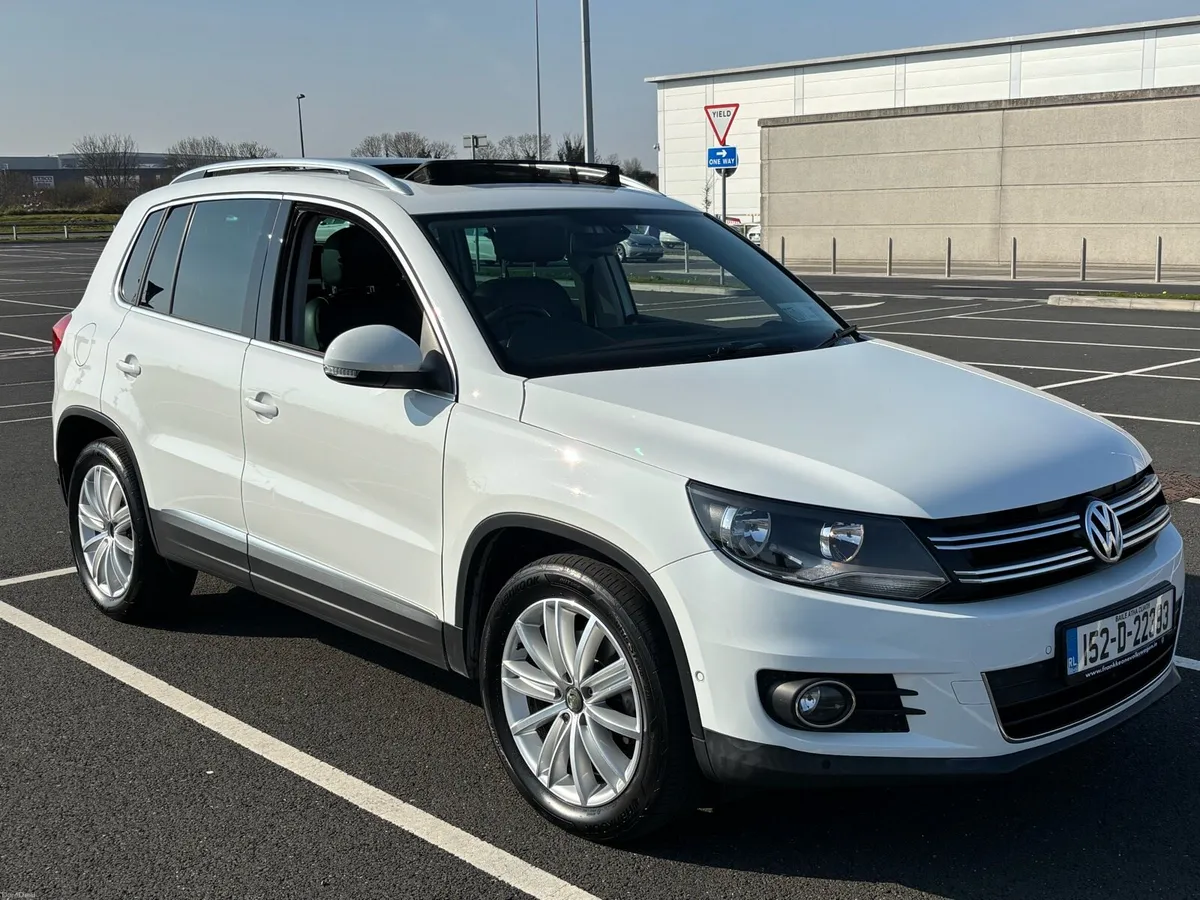 152 TIGUAN SPORT SUNROOF & LEATHER - Image 1