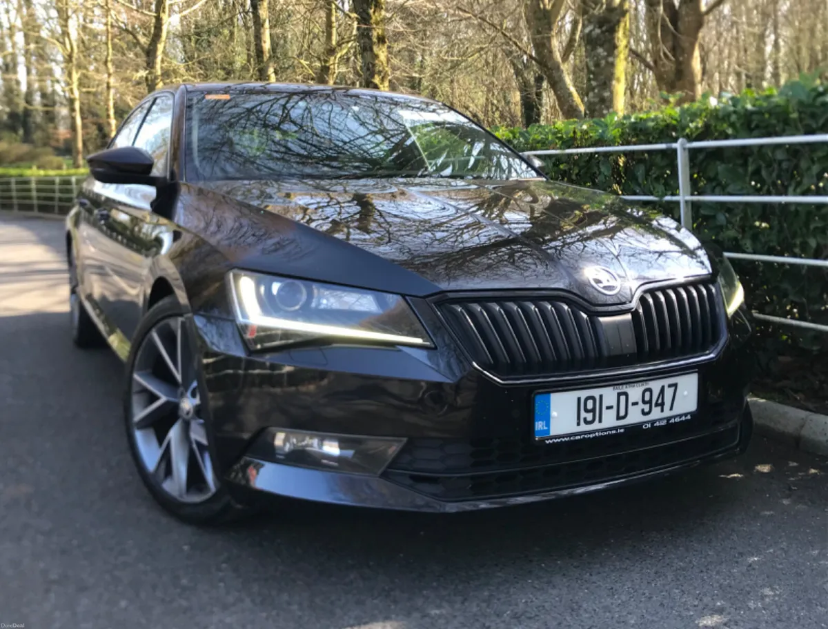 Skoda Superb 2.0 TDI 150bhp DSG SportLine Auto - Image 4