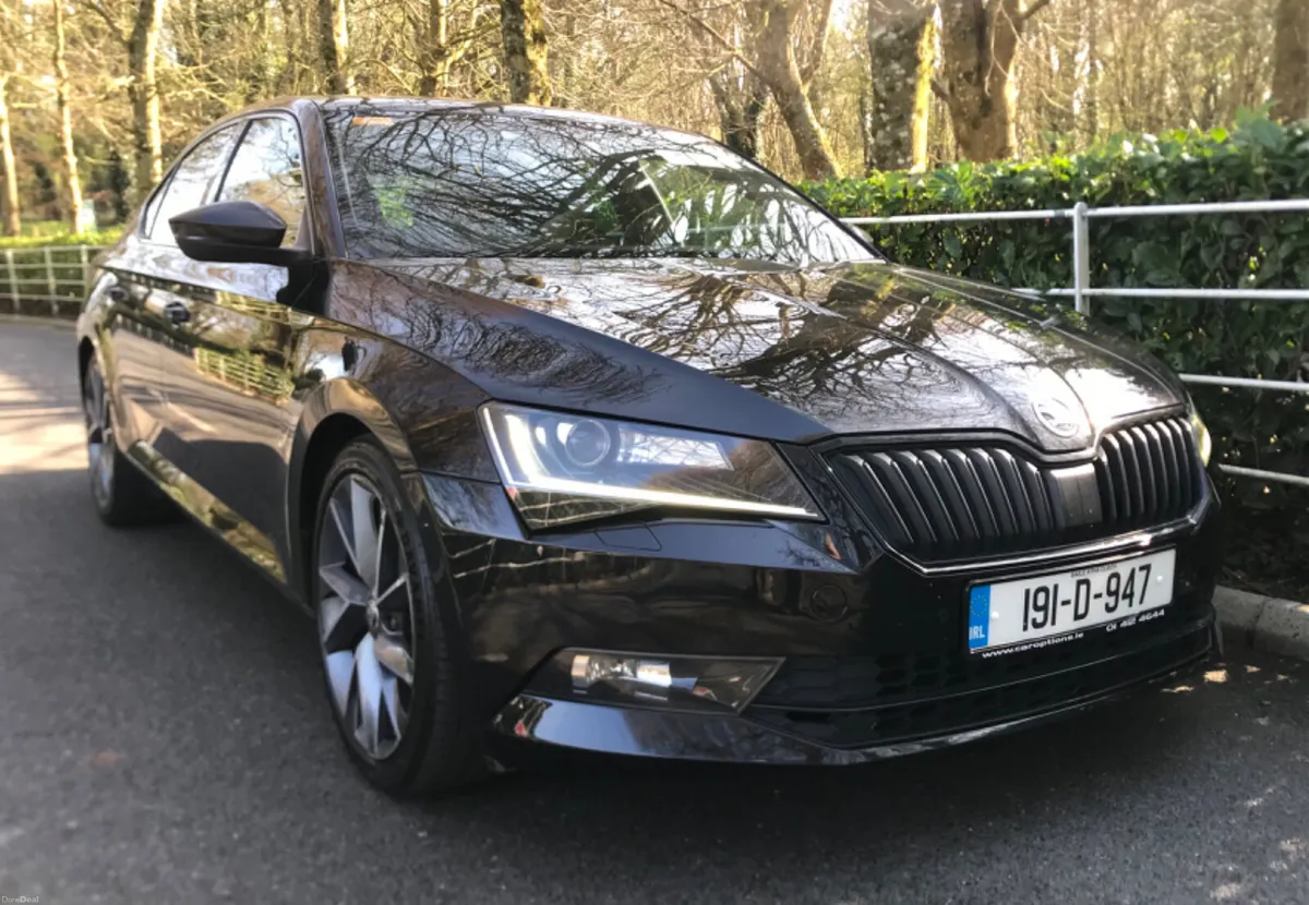 Skoda Superb 2.0 TDI 150bhp DSG SportLine Auto - Image 2