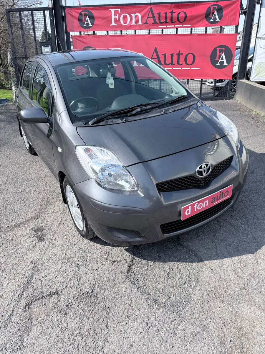 Toyota Yaris 1.3 Petrol Low Miles - Image 3