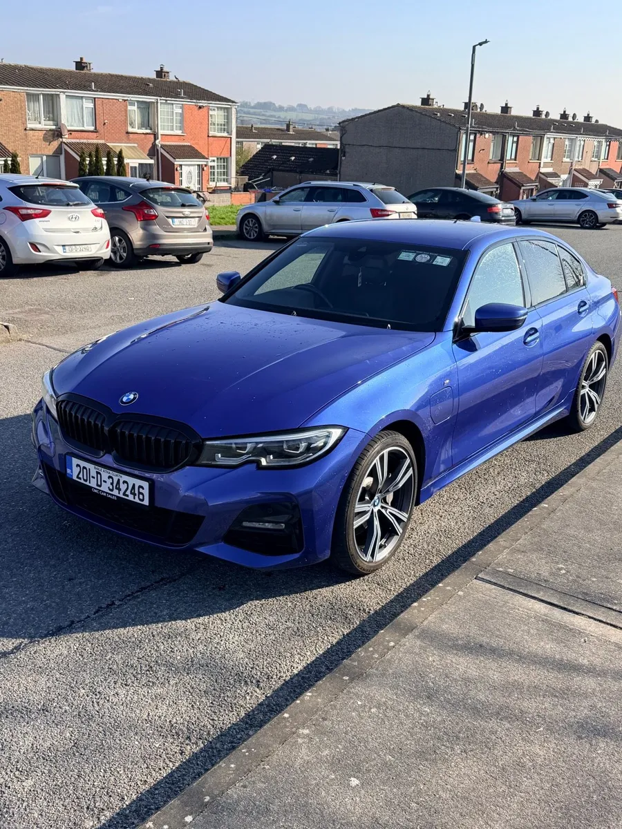 2020 BMW 330e hybrid - Image 3