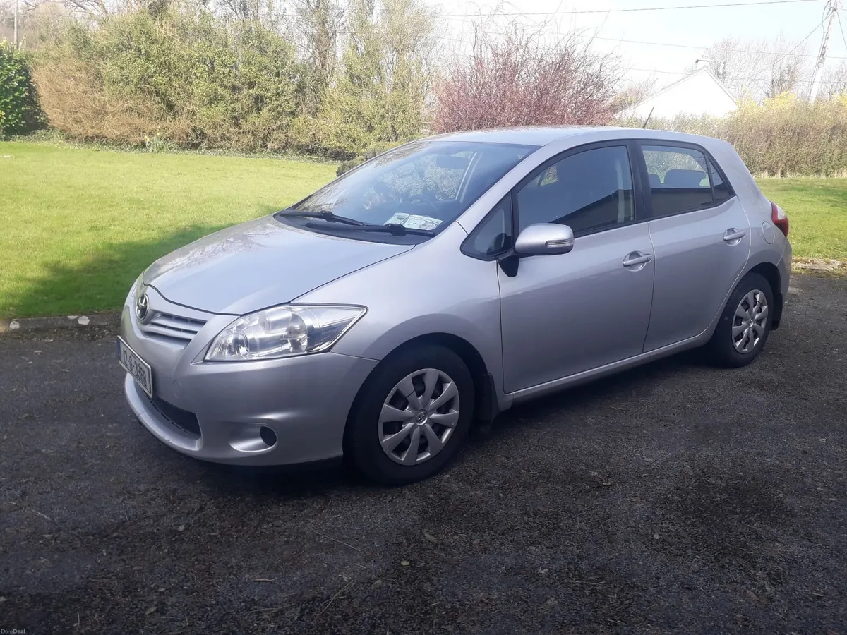 Toyota Auris 2012 - Image 1