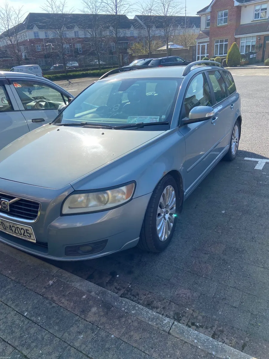 Volvo V50 2008 - Image 1