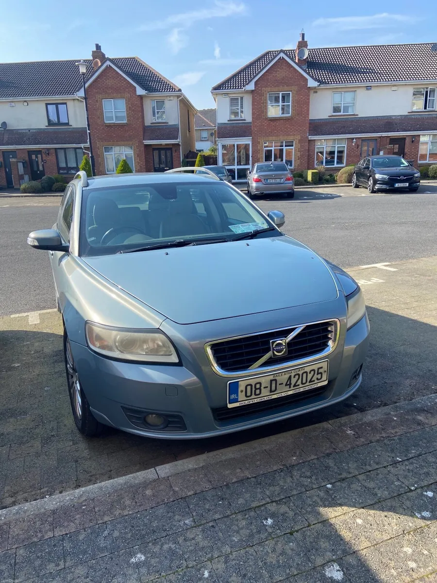 Volvo V50 2008 - Image 2