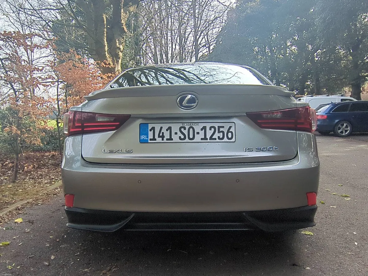 2014 Lexus IS300H F sport * NEW NCT* low kms - Image 2